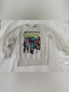 🛍️3/$15--EUC Marvel superheroes oatmeal heather sweatshirt